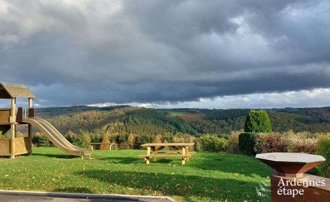 Spacious and comfortable holiday home for 16 people in Rochehaut, Ardennes.
