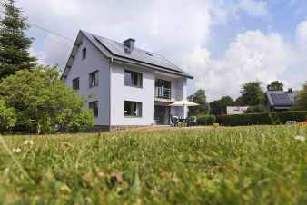 Tranquil group accommodation with bubble bath to rent in Saint-Hubert