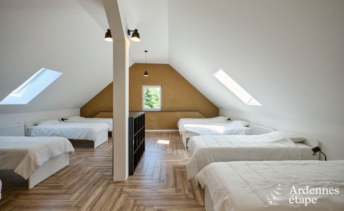 Spacious holiday home Saint-Vith for 23 people with 6 bedrooms, sauna and large garden