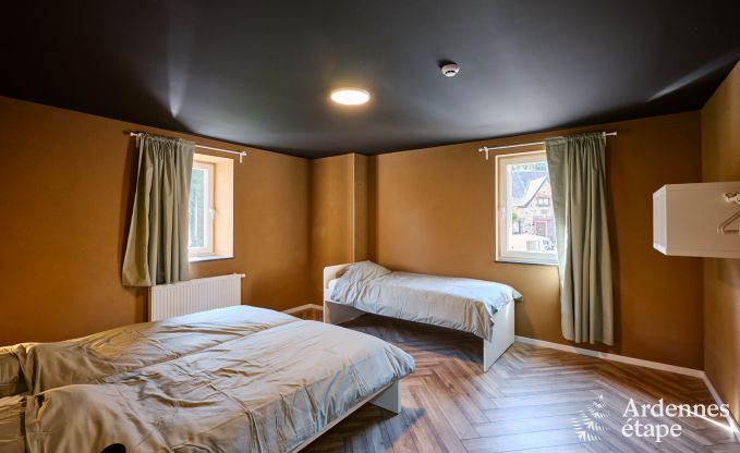 Spacious holiday home Saint-Vith for 23 people with 6 bedrooms, sauna and large garden