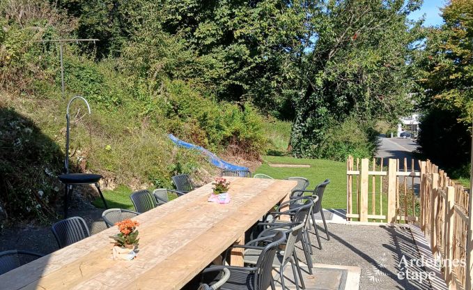 Spacious holiday home Saint-Vith for 23 people with 6 bedrooms, sauna and large garden