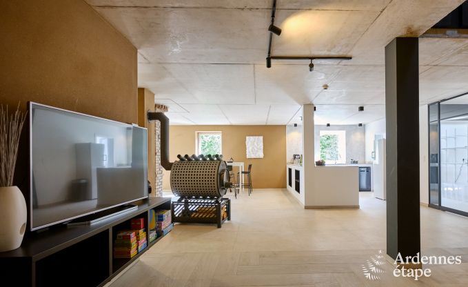 Spacious holiday home Saint-Vith for 23 people with 6 bedrooms, sauna and large garden