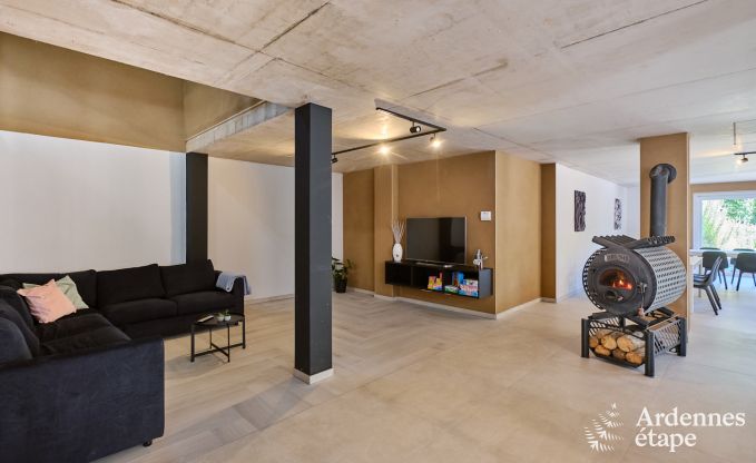 Spacious holiday home Saint-Vith for 23 people with 6 bedrooms, sauna and large garden