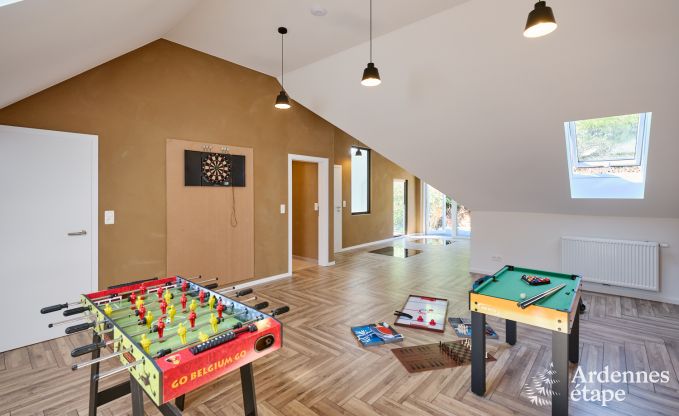 Spacious holiday home Saint-Vith for 23 people with 6 bedrooms, sauna and large garden