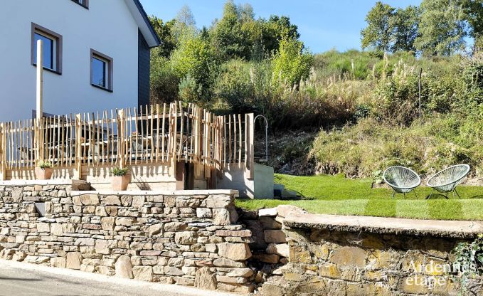 Spacious holiday home Saint-Vith for 23 people with 6 bedrooms, sauna and large garden
