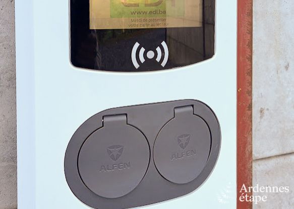 Comfortable holiday home with swimming pool in Sainte-Ode, Ardennes