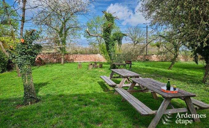 Charming holiday accommodation in the annex of a castle in Sars-la-Bruyre, Ardennes