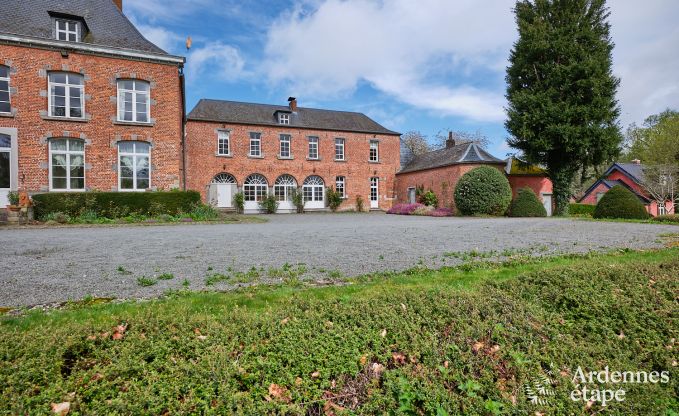 Charming holiday accommodation in the annex of a castle in Sars-la-Bruyre, Ardennes