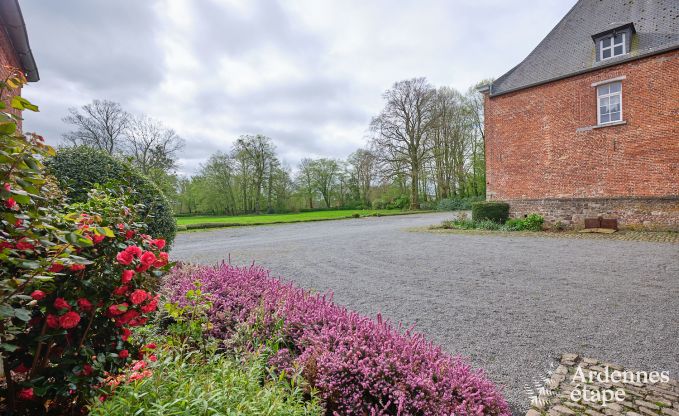 Charming holiday accommodation in the annex of a castle in Sars-la-Bruyre, Ardennes