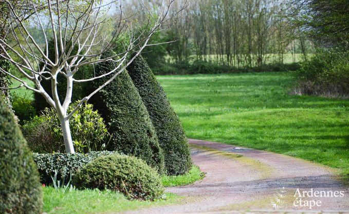 Charming holiday accommodation in the annex of a castle in Sars-la-Bruyre, Ardennes