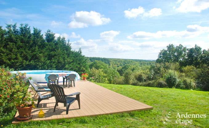 Holiday chalet with outdoor pool for 4/6 pers. to rent in Somme-Leuze