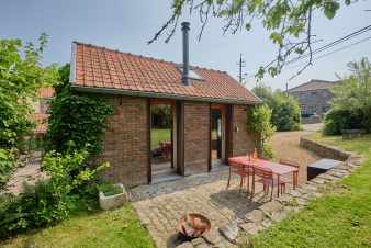 Tiny house for 4 with wood stove and private garden in Sprimont, High Fens