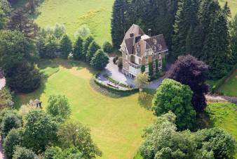 Luxury castle in Stavelot for 28 people with sauna, jacuzzi, playground