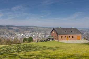 Holiday home for 19 persons with panoramic view of Stavelot