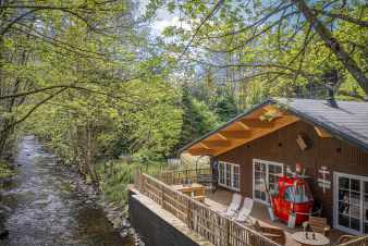 Splendid chalet by the river for 6 people in the Ardennes (Stoumont)