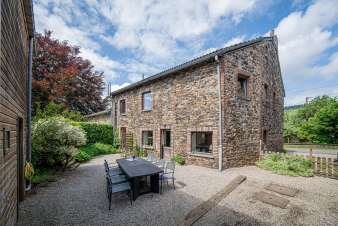 Comfortable and spacious apartment for 8 people in Stoumont