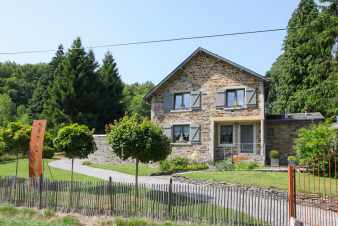 Authentic rental holiday cottage for 8 persons near Tenneville