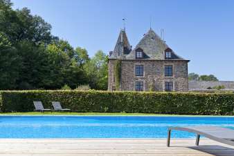 Castle with swimming pool in the garden for rent for 15 people in Trois-Ponts