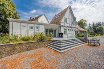 Former hotel in Trois-Ponts for 30-36 guests in the Ardennes