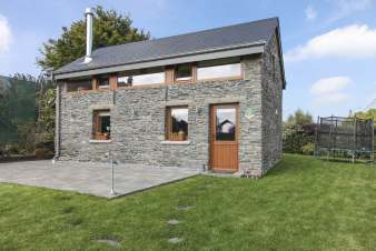 Charming cottage for a family of four to rent in Vaux-sur-Sre