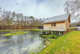 Unusual holiday home for 4 people in Vencimont, in the Ardennes - Comfort and nature by the water