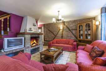 Charming and authentic holiday house for 12 pers. to rent in Vencimont
