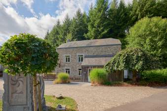 3.5 star village house for 17 persons in Vencimont