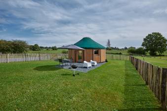 Yurt for 2 persons in Vielsalm, with private garden, modern comfort and bicycle facilities