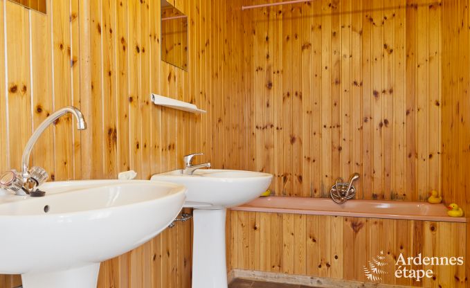 Large holiday home near Vielsalm for 21 people with 7 bedrooms, 4 bathrooms, playroom and private garden