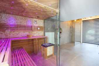 Holiday home for 17 in Vielsalm with sauna, game room and charging station