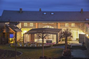 Holiday group accommodation with swimming pool, sauna and jacuzzi to rent in Vielsalm