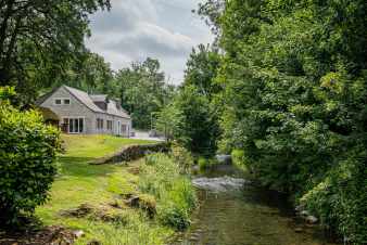 Holiday home in Virelles for 9 persons with luxury kitchen and fireplace, near National Park Samber-Maas