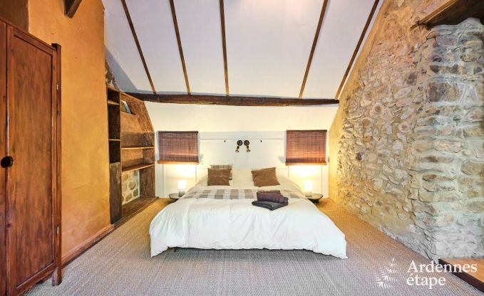 Holiday home in Viroinval: haven of peace for 8 people with sauna and private garden in the Ardennes