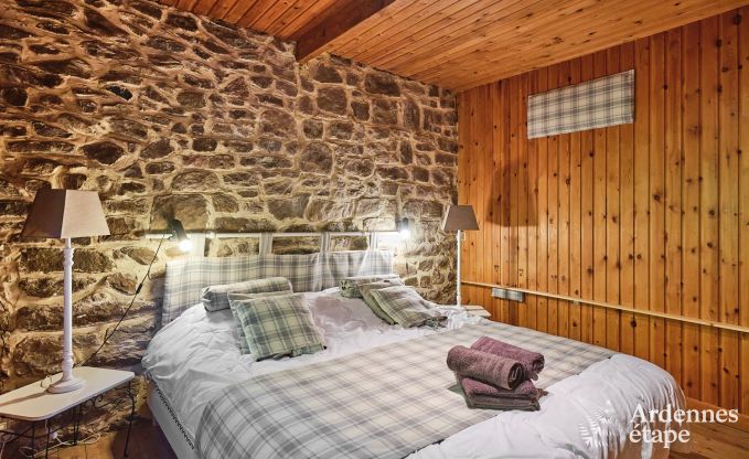 Holiday home in Viroinval: haven of peace for 8 people with sauna and private garden in the Ardennes