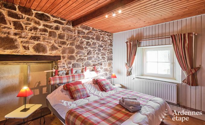 Holiday home in Viroinval: haven of peace for 8 people with sauna and private garden in the Ardennes