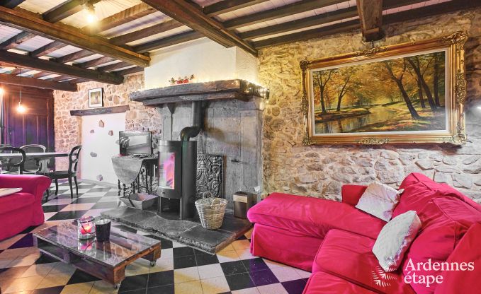 Holiday home in Viroinval: haven of peace for 8 people with sauna and private garden in the Ardennes