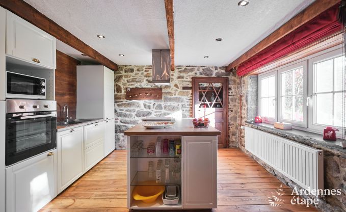 Holiday home in Viroinval: haven of peace for 8 people with sauna and private garden in the Ardennes