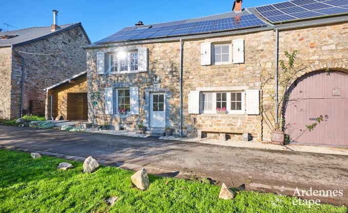 Holiday home in Viroinval: haven of peace for 8 people with sauna and private garden in the Ardennes