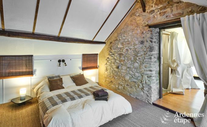 Holiday home in Viroinval: haven of peace for 8 people with sauna and private garden in the Ardennes