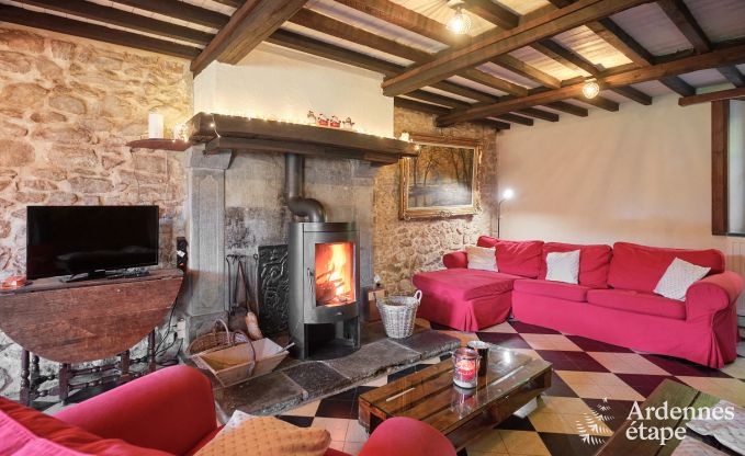 Holiday home in Viroinval: haven of peace for 8 people with sauna and private garden in the Ardennes