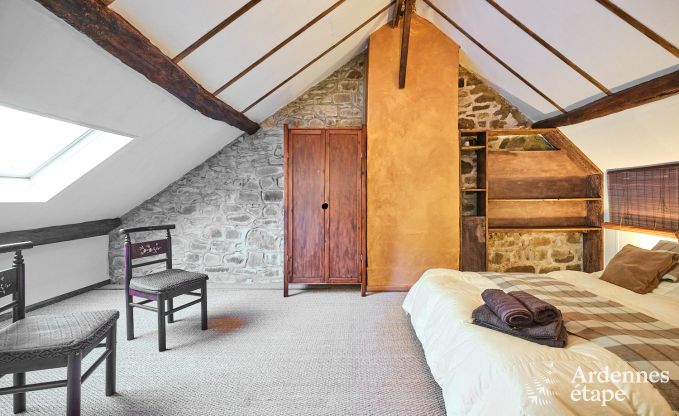 Holiday home in Viroinval: haven of peace for 8 people with sauna and private garden in the Ardennes