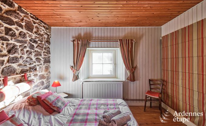 Holiday home in Viroinval: haven of peace for 8 people with sauna and private garden in the Ardennes