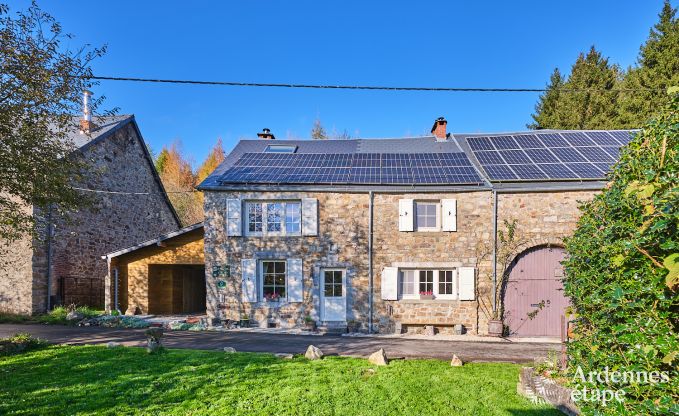 Holiday home in Viroinval: haven of peace for 8 people with sauna and private garden in the Ardennes