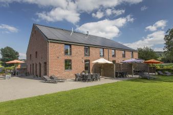 Holiday house with garden for 8 pers. to rent in Voeren, dogs allowed