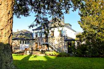 Holiday home for 22 people for rent in Waimes in the province of Lige