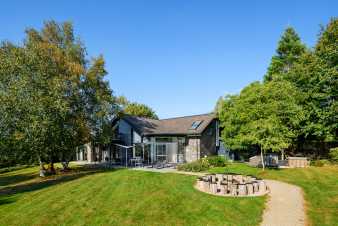 Luxury villa near Lake Robertville to rent for 20 pers. group holiday