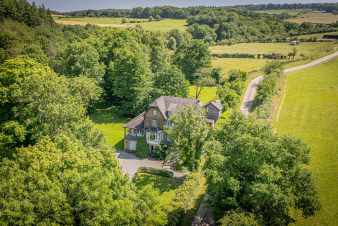 Manor for rent in the Ardennes for a group of 14 guests