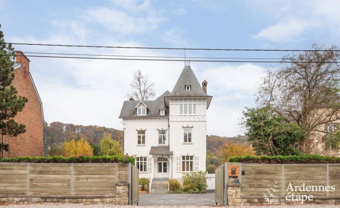Luxury villa in Wépion for 15 persons in the Ardennes