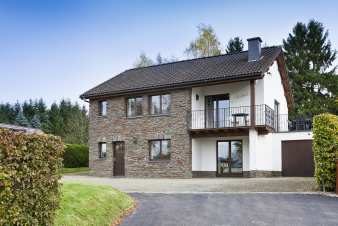 Pleasant holiday house for 10 persons to rent in Xhoffraix, dogs allowed