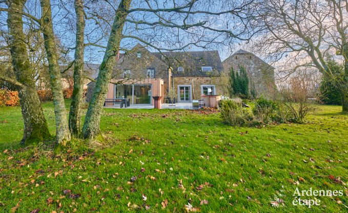 Charming village house for 10 people in Yvoir: hot tub, fireplace, large private garden